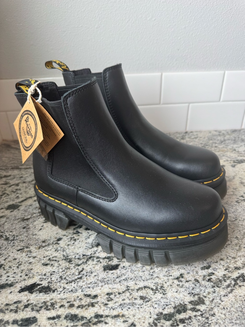 Dr. Martens Audrick Black Leather Chelsea. NWT. Size 9.
